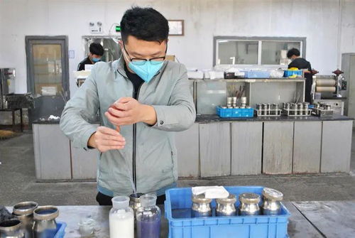 生產防疫用品 尋找內銷訂單 北侖中小紡服企業積極應對疫情 大考