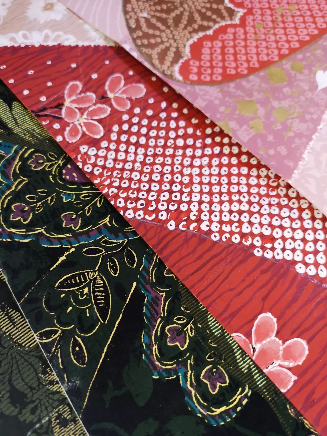 從圖案設(shè)計到華裳美衣--山中札記之香云紗系列