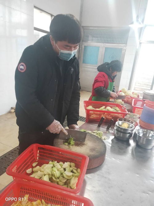 隔離點的暖心 伙食小哥