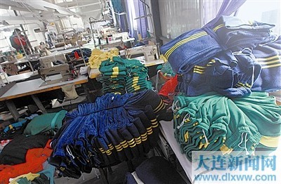 上海學生服檢出致癌物 染整過程使用芳香胺_國內新聞_大連新聞網